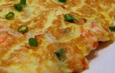 омлет с рыбой и икрой